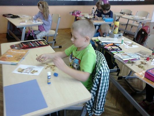 Grafika #5: Tak się bawią i uczą dzieci w klasie I A