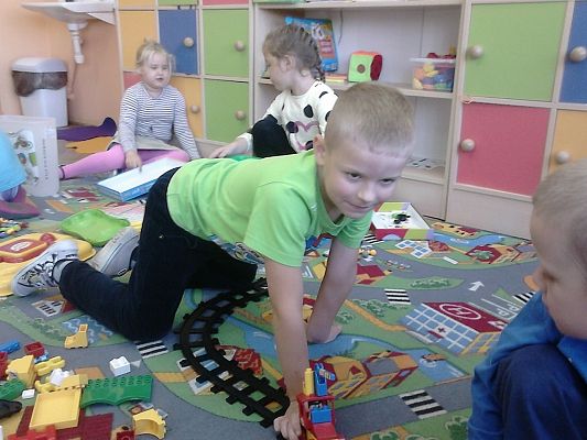 Grafika #8: Tak się bawią i uczą dzieci w klasie I A