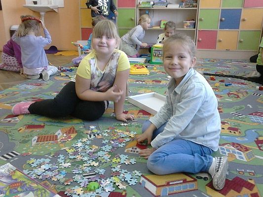 Grafika #10: Tak się bawią i uczą dzieci w klasie I A