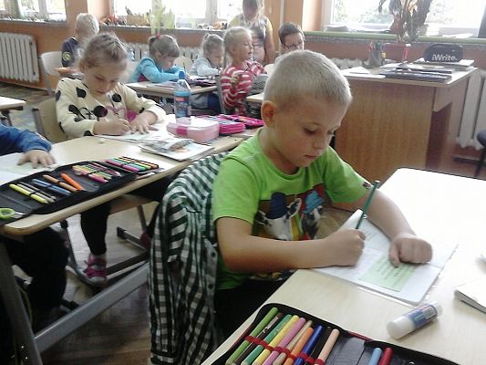 Grafika #20: Tak się bawią i uczą dzieci w klasie I A