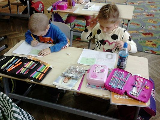 Grafika #27: Tak się bawią i uczą dzieci w klasie I A