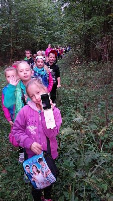 Grafika #1: Wyprawa klasy III i IV do lasu