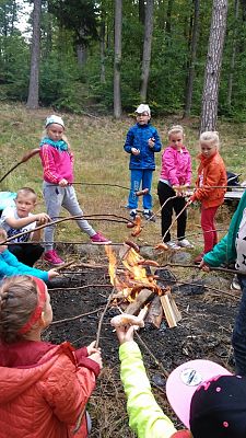 Grafika #8: Wyprawa klasy III i IV do lasu