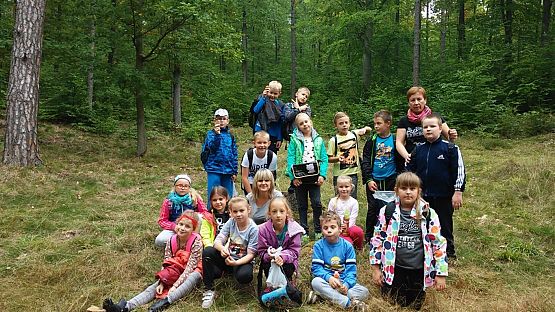 Grafika #0: Wyprawa klasy III i IV do lasu