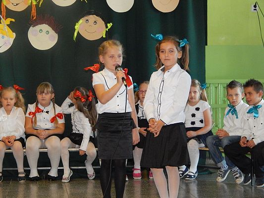 Grafika #4: Ślubowanie klas pierwszych