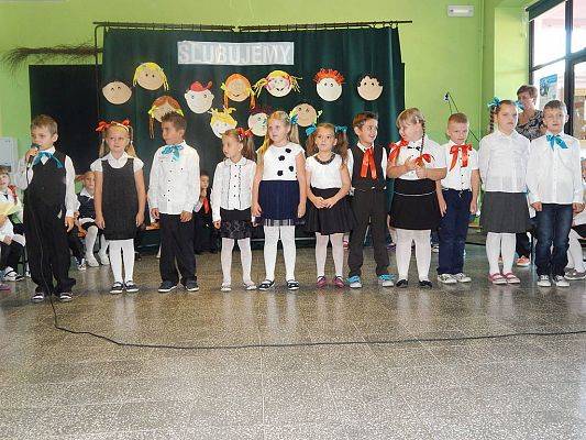 Grafika #11: Ślubowanie klas pierwszych