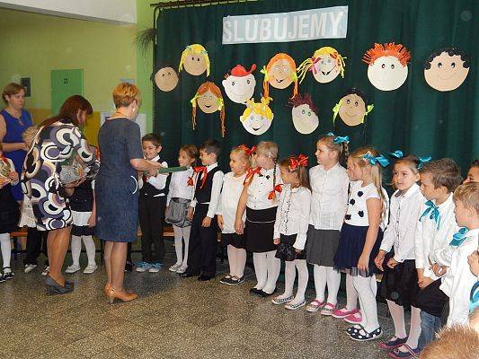 Grafika #14: Ślubowanie klas pierwszych