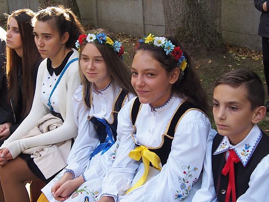 Grafika #3: Uroczystość religijno - patriotyczna na cmentarzu w Krępie Kaszubskiej