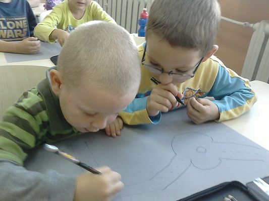 Grafika #2: Pierwszaki uczą się o ruchu drogowym