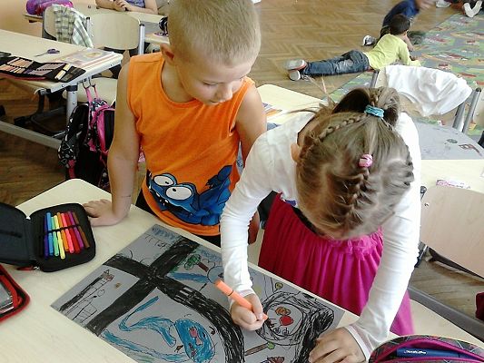 Grafika #12: Pierwszaki uczą się o ruchu drogowym