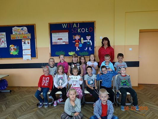 Grafika #0: Najmłodsi uczniowie Szkoły Podstawowej