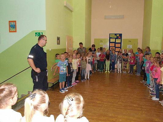 Grafika #1: Bezpieczna droga do szkoły.