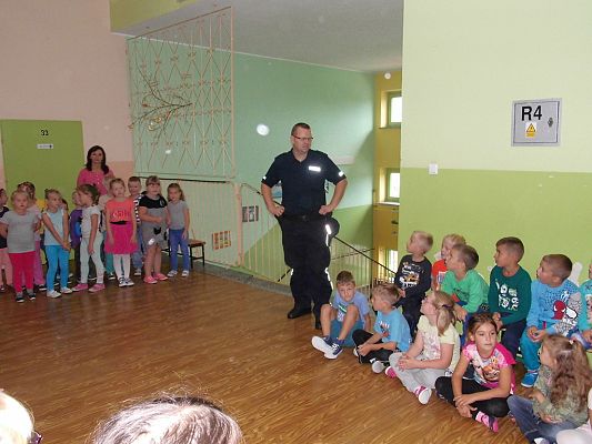 Grafika #3: Bezpieczna droga do szkoły.