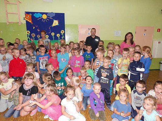 Grafika #4: Bezpieczna droga do szkoły.