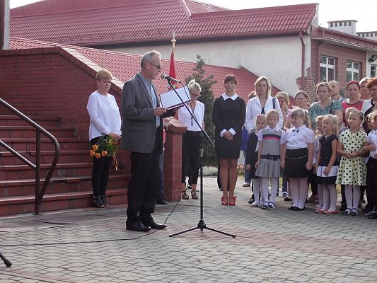 Grafika #0: Uroczyste rozpoczęcie roku szkolnego 2015/2016