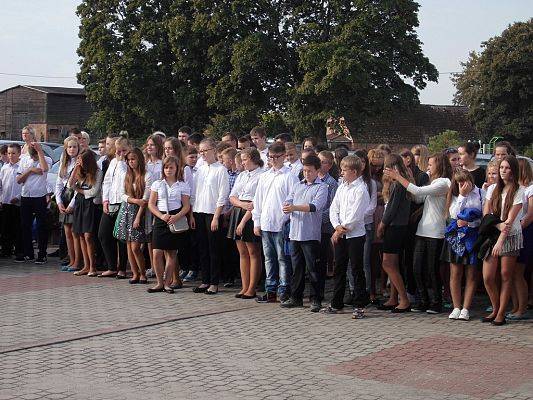 Grafika #6: Uroczyste rozpoczęcie roku szkolnego 2015/2016