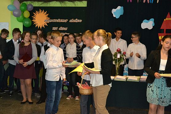 Grafika #8: Uroczyste zakończenie roku szkolnego 2014/2015