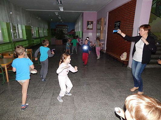 Grafika #3: Zielona nocka – 19.06.2015 r.