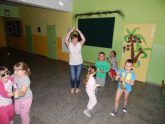 Grafika #6: Zielona nocka – 19.06.2015 r.