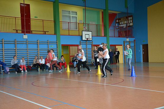 Grafika #7: Festyn rodzinny klas I-III "Mamo, Tato, pobaw się ze mną"