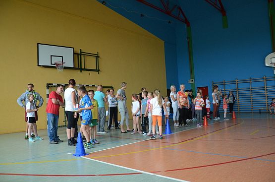 Grafika #8: Festyn rodzinny klas I-III "Mamo, Tato, pobaw się ze mną"