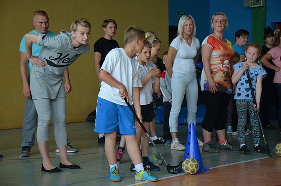 Grafika #11: Festyn rodzinny klas I-III "Mamo, Tato, pobaw się ze mną"