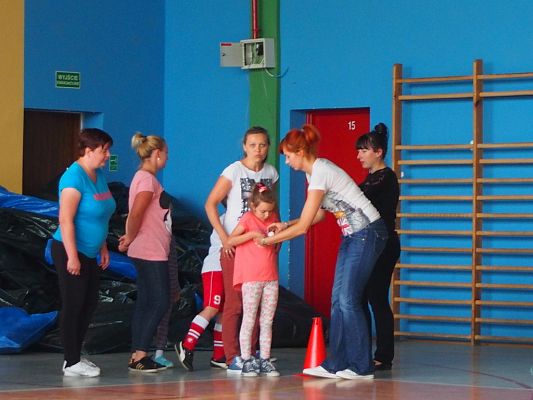 Grafika #18: Festyn rodzinny klas I-III "Mamo, Tato, pobaw się ze mną"