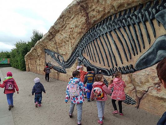 Grafika #0: Wycieczka do Parku Dinozaurów