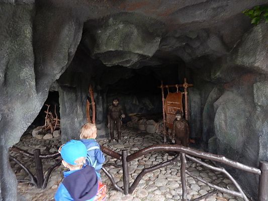 Grafika #10: Wycieczka do Parku Dinozaurów