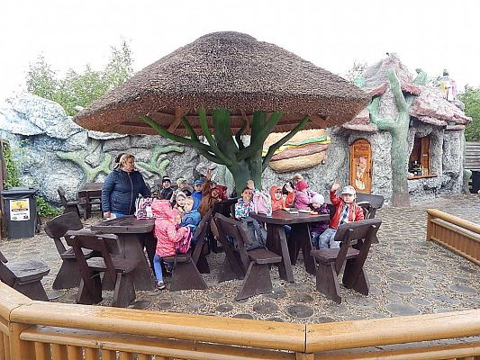 Grafika #15: Wycieczka do Parku Dinozaurów