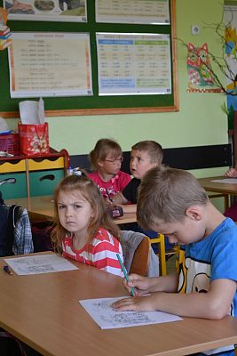 Grafika #7: Przedszkolaki w szkole