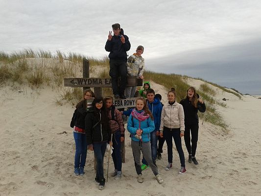 Grafika #3: Wycieczka harcerzy.