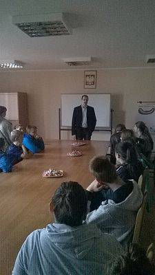 Grafika #0: Wyjazd do zakładów pracy.