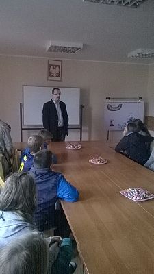 Grafika #2: Wyjazd do zakładów pracy.