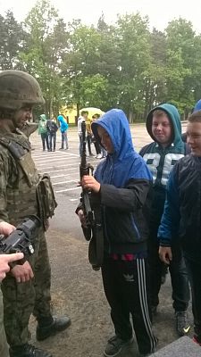 Grafika #17: Wyjazd do zakładów pracy.