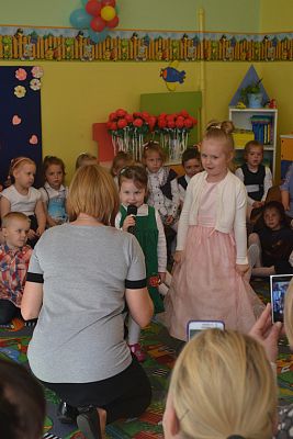 Grafika #12: Bukiet najwspanialszych życzeń od przedszkolaków dla rodziców.