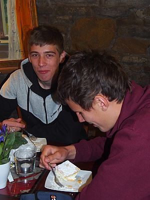 Grafika #22: Wycieczka gimnazjalistów z Łebienia do Krakowa, Zakopanego, Wadowic i Oświęcimia - Szlakiem Jana Pawła II