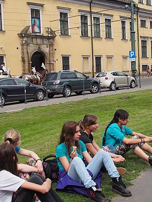 Grafika #8: Wycieczka gimnazjalistów z Łebienia do Krakowa, Zakopanego, Wadowic i Oświęcimia - Szlakiem Jana Pawła II