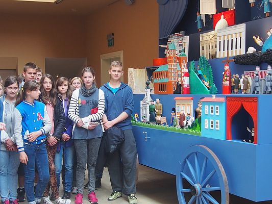 Grafika #20: Wycieczka gimnazjalistów z Łebienia do Krakowa, Zakopanego, Wadowic i Oświęcimia - Szlakiem Jana Pawła II