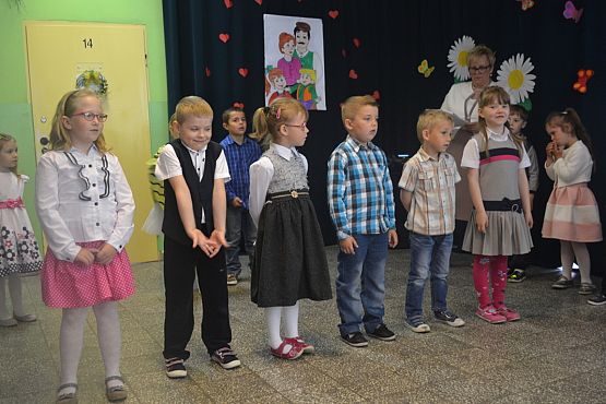 Grafika #3: "Dzień Rodziny" w grupie "0 - b"