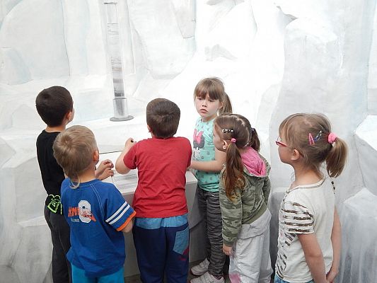 Grafika #5: Wycieczka do Centrum Nauki Eksperyment w Gdyni