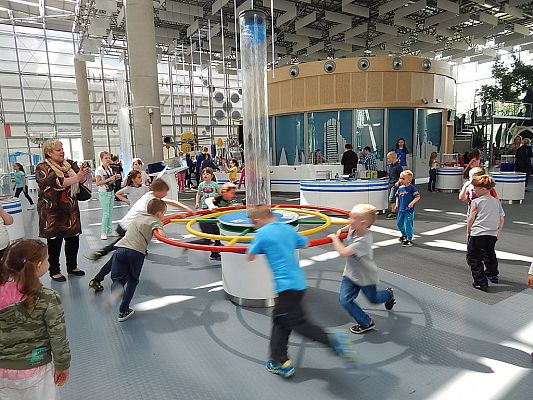 Grafika #14: Wycieczka do Centrum Nauki Eksperyment w Gdyni