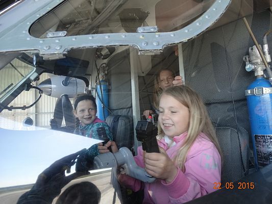 Grafika #3: Wycieczka klasy II i III do Jednostki Wojskowej do Siemirowic