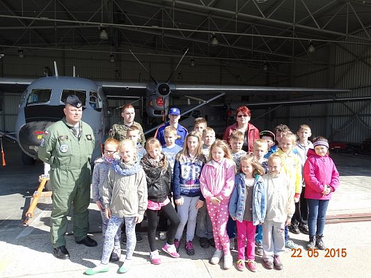 Grafika #10: Wycieczka klasy II i III do Jednostki Wojskowej do Siemirowic