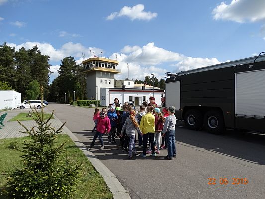 Grafika #14: Wycieczka klasy II i III do Jednostki Wojskowej do Siemirowic