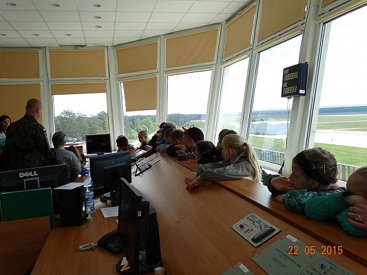 Grafika #16: Wycieczka klasy II i III do Jednostki Wojskowej do Siemirowic