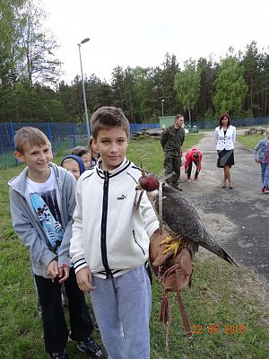 Grafika #22: Wycieczka klasy II i III do Jednostki Wojskowej do Siemirowic