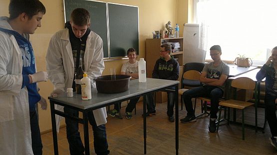 Grafika #3: Pokazy chemiczne dla klasy III