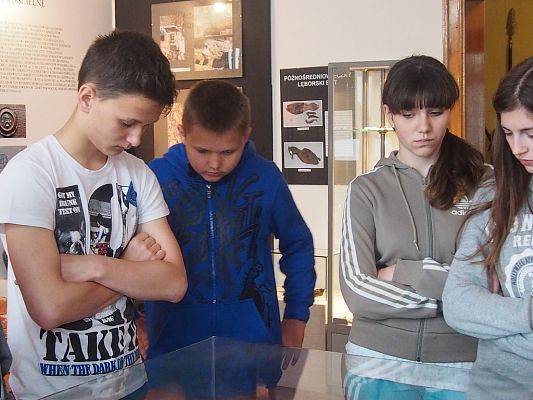 Grafika #2: Uczniowie z Łebienia z wizytą w średniowiecznym Lęborku