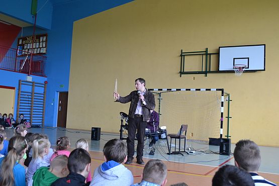 Grafika #0: Audycja muzyczna - instrumenty perkusyjne